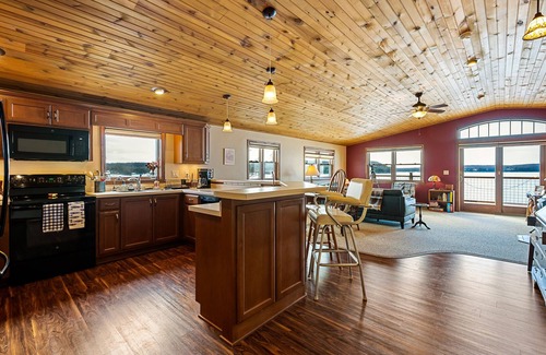 Gills Rock Condo | Welcome to your Happy Place!