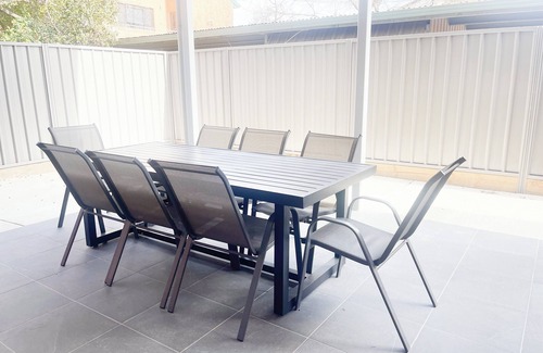 Wagga Wagga Apartment | Welcome to your luxurious retreat in central Wagga Wagga!