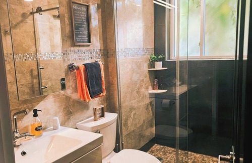 North Philadelphia East Apartment | Welcome to your ultimate Philly getaway! Nestled in the heart of Philadelphia,