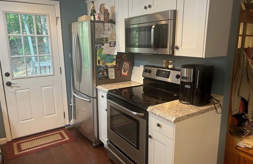 Etowah House | WELCOME TRAVEL NURSES! 3-bed house in Etowah, NC for vacay or contract rentals.