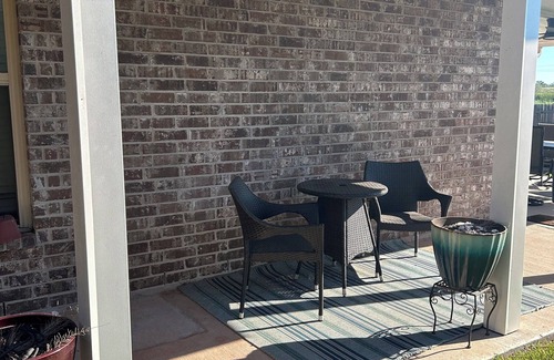 Burnside House | Welcoming 4-bedroom house with AC in charming Gonzales