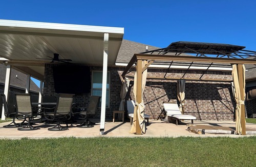 Burnside House | Welcoming 4-bedroom house with AC in charming Gonzales