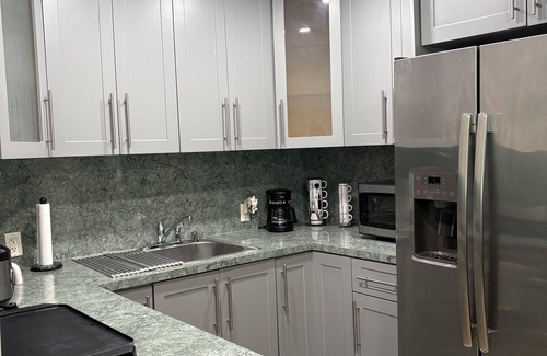 Greenacres Apartment | Welcoming apartment in Greenacres, we like to call the Green stay !