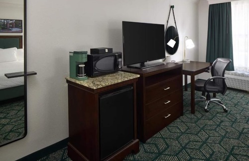 Athens Hotel | Welcoming Athenian Charm with Three Family-Ready Spacious Rooms