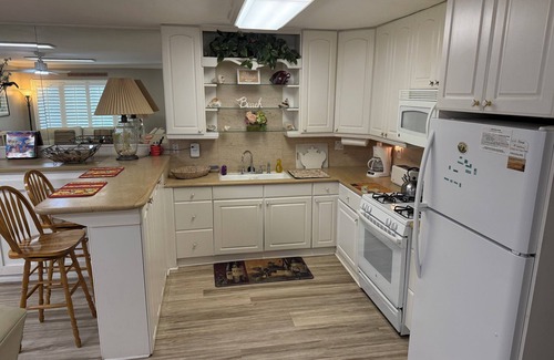 Carpinteria Condo | Welcoming One Bedroom Ground Floor condo with WiFi in charming Carpinteria