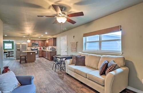 Tow House | Welcoming Tow Home ~ 1 Mi to Lake Buchanan!