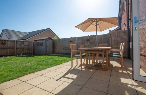Martlesham Heath House | Well Equipped. Comfortable Holiday Home Close To Suffolk Coasts AONB