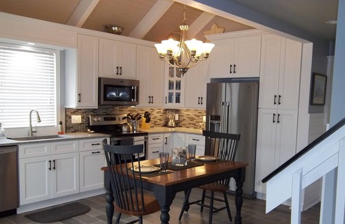 Bald Head Island Villa | Well-Equipped Updated BHI Villa - 2 Carts - Gorgeous Kitchen!