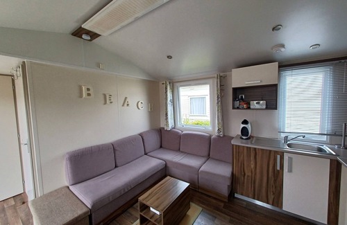 Renesse Ski Chalet | Well maintained mobile home