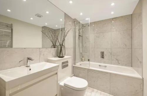 Kensington Apartment | Well-Positioned Studio Flat