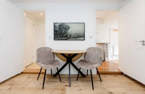 Kensington Apartment | Well-Positioned Studio Flat