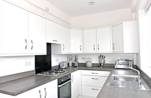 Eastbourne City Centre Apartment | Well presented three-bedroom property in great central location with balcony