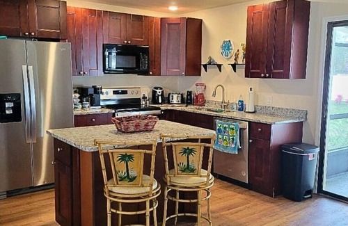 Cocoa House | Well stocked 3 BR /2 Bath in beautiful Port St John!
