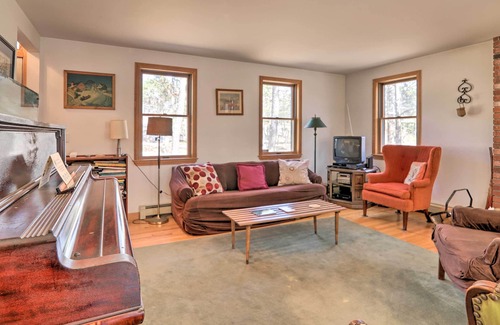 Wellfleet Villa | Wellfleet Villa w/ Deck 1 Mi to Trails & Coastline