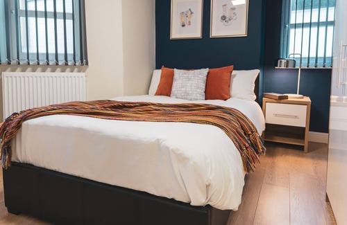 Offerton Apartment | Wellington House Apartment 2 close to Manchester Airport