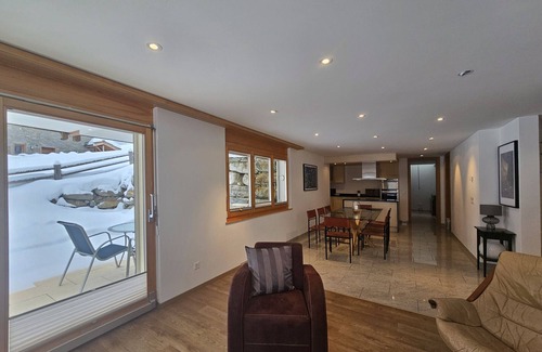 Saas-Fee Apartment | Wellness Apartment on the ground floor of house Aramis, ski-in, ski-out