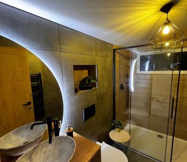 Trebechovice pod Orebem Apartment | Wellness Chata Hideaway se saunou a vířivkou