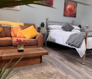 Carleton House | Wend Gardens Studio Carleton Skipton Pet Friendly