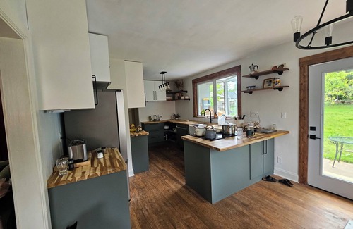 Asheville Cottage | West Asheville Bungalow with fire pit & pet friendly!