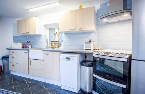 Llansadwrn Cottage | West Barn - 2 Bedroom Cottage - Llandeilo