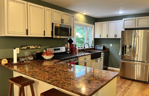 West Barnstable House | West Barnstable home in a quiet setting - Sleeps 8