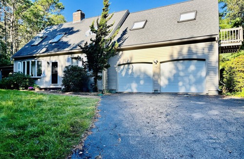 West Barnstable House | West Barnstable home in a quiet setting - Sleeps 8