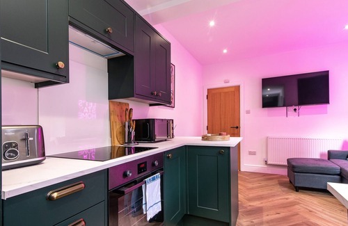 West Bridgford Apartment | West Bridgford 4BR Terraced Gem