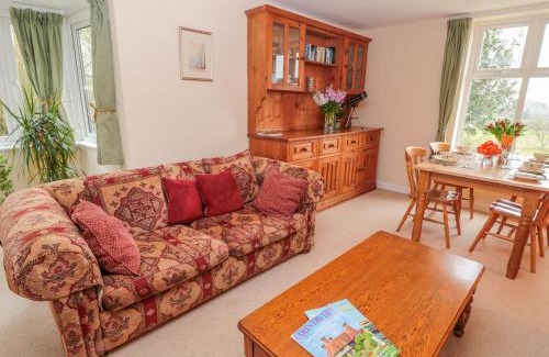 Greenhaugh House | West Burnbank