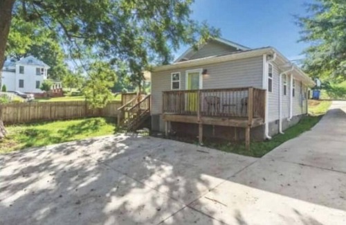 Judson House | West end home, 3 bed/2bath, less than a mile from Downtown Greenville.