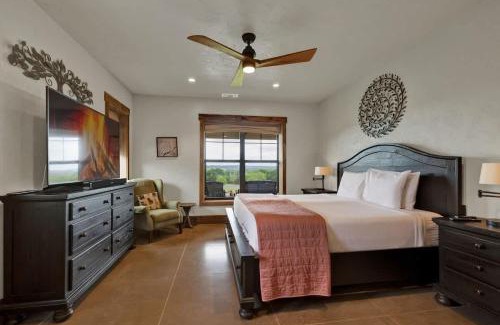 Fredericksburg House | West End Lodge Resort Style Pool!