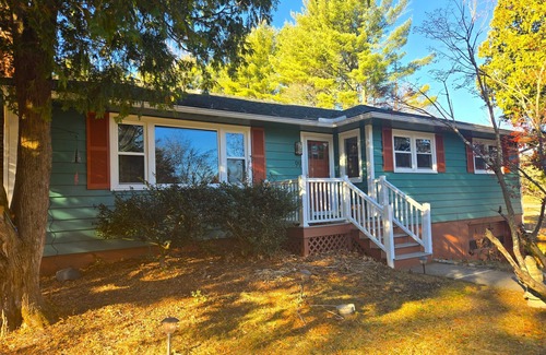 Queensbury House | West Mountain Ski & Adventure Home w/Hot Tubn