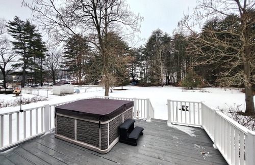 Queensbury House | West Mountain Ski & Adventure Home w/Hot Tubn