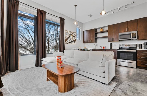 The Nations Apartment | West Nashville Stay 10 Mins to Broadway