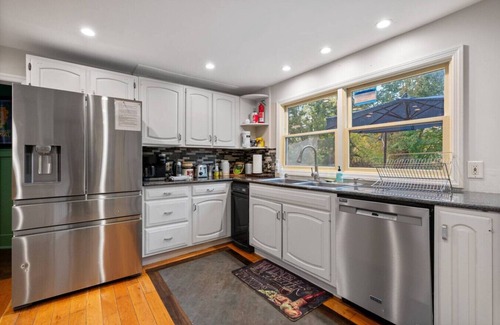 Cornwall House | West Point Villa - Jacuzzi Pool BBQ Games Pets