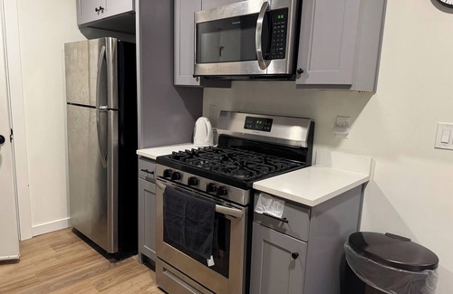 Interbay House | West Queen Anne Upper Unit close to all Downtown Seattle Amenities.