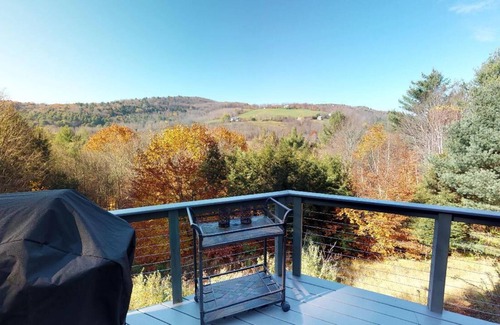 West Hartford House | "Westerly View" is a 5-star luxury home in the heart of Quechee, Vermont.