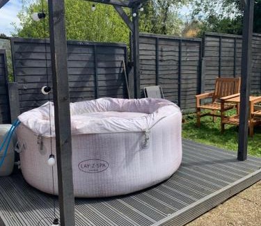 Canterbury Apartment | Westgate House - 5 bedroom newly renovated house with hot tub & private parking