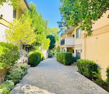 Westlake Village Apartment | Westlake Village 2BR Luxe Escape Pool View Champagne Massage Chair Bliss