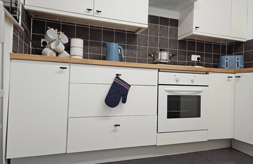 Gateshead Apartment | Westminster - Great for contractors, on street parking, Wi-Fi