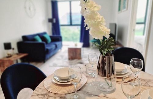 Vauxhall Apartment | Westminster Park Luxury One Bed Apartment with free parking