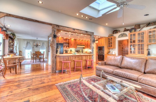 Weston House | Weston Gem - 16m to Okemo Hottub Gameroom Office