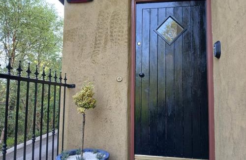 Westport Apartment | Westport Riverlane Appt