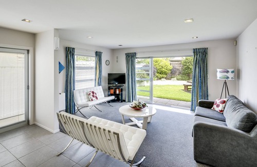 Westshore House | Westshore Serenity Retreat - Napier Holiday Home