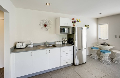 Westshore House | Westshore Serenity Retreat - Napier Holiday Home
