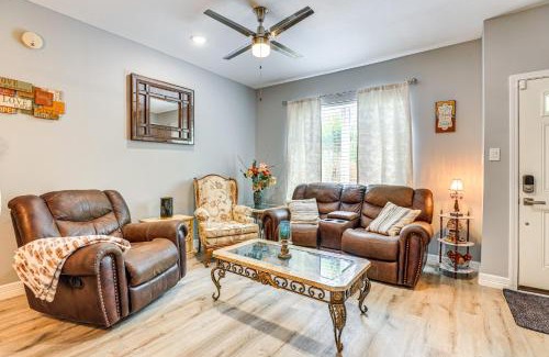 Energy Corridor House | WFH Friendly, Pool Access Houston Townhome!