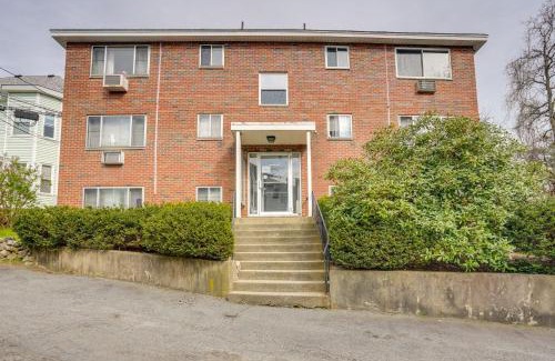 South Side Apartment | WFH-Friendly Waltham Condo 1 Mi to Riverwalk Park