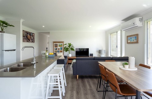 Vasse House | Whale of a Time - Vasse: Your Perfect Retreat for Comfort and Nature