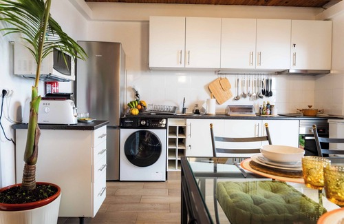 Porto Moniz House | Whale's lodge - rustic villa on a hillside in Porto Moniz