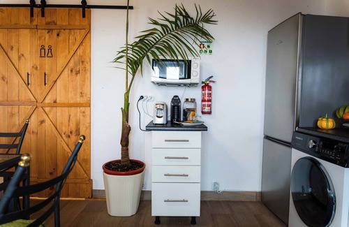 Porto Moniz House | Whale's lodge - rustic villa on a hillside in Porto Moniz