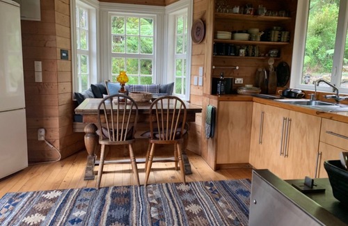 Whangaparapara Harbour House | Whaler's Cottage - Great Barrier Island
